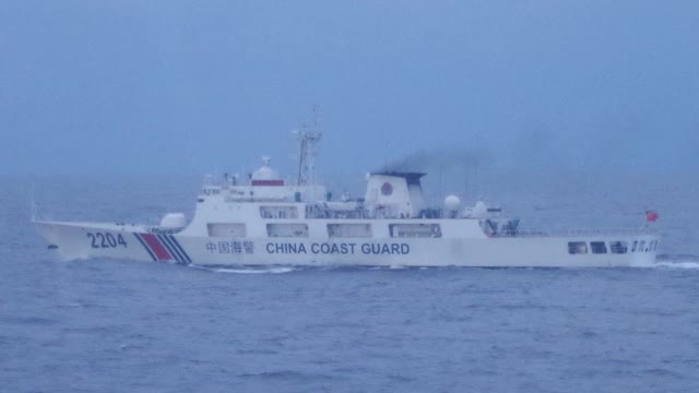 大型の砲を搭載の中国公船　尖閣周辺の接続水域から出る